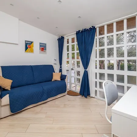 Villa Lotos - De Vivo Realty