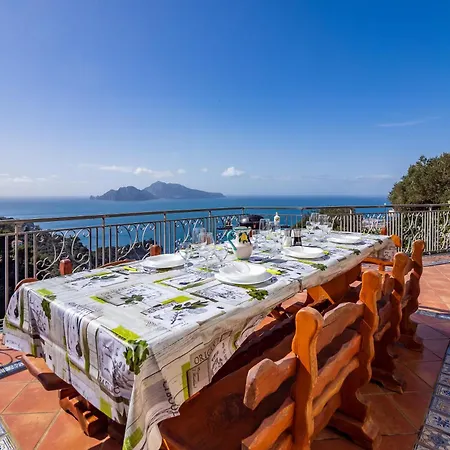 Villa Lotos - De Vivo Realty