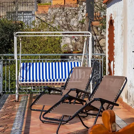 Villa Lotos - De Vivo Realty *