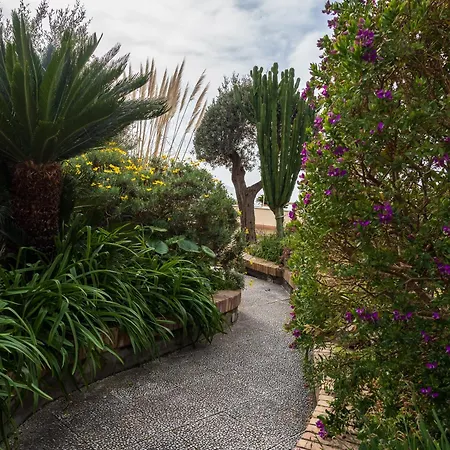 Lotos - De Vivo Realty Villa
